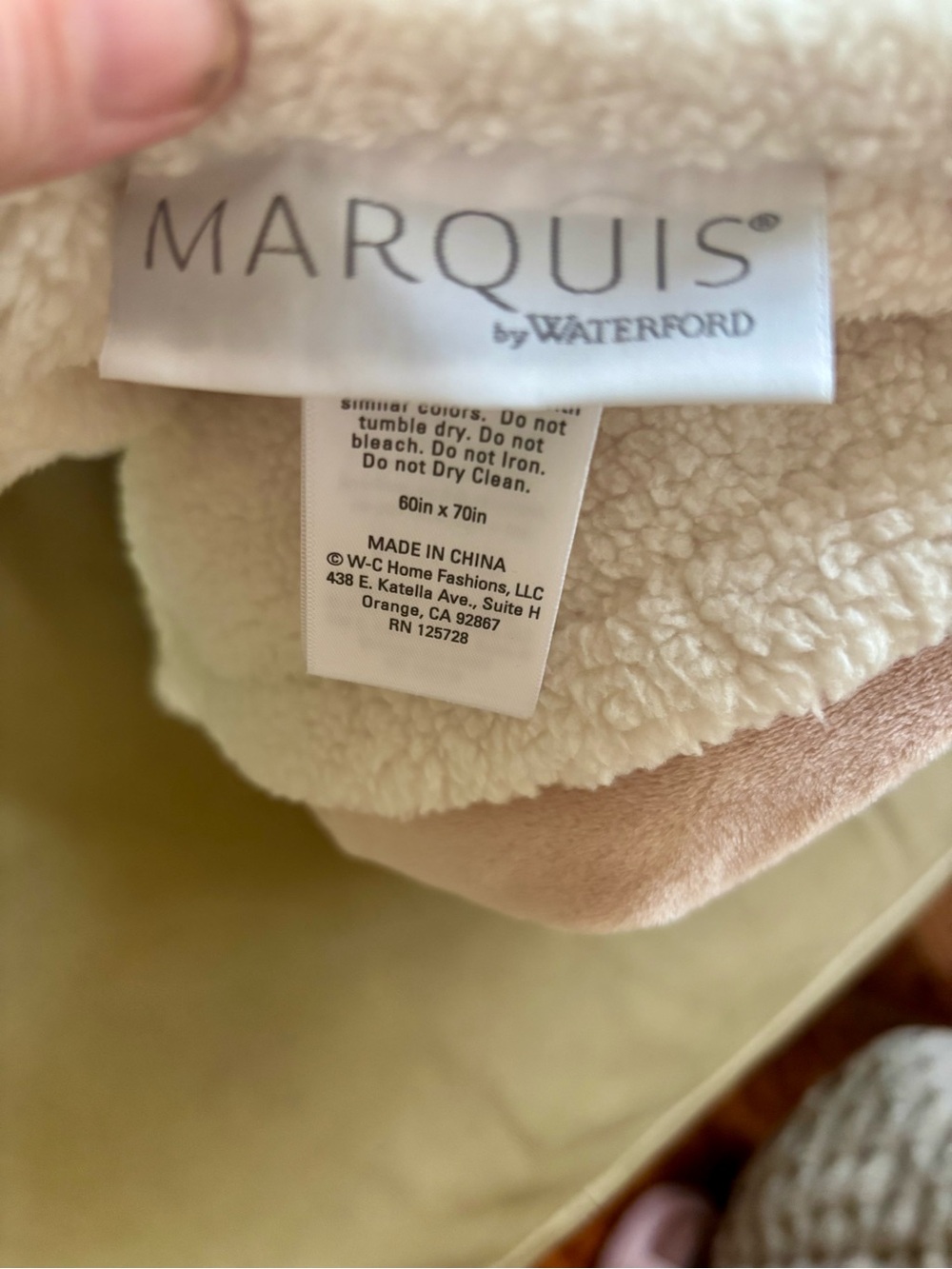 Waterford Blush Pink Plush Throw with Cream Sherpa - Picture 5 of 8